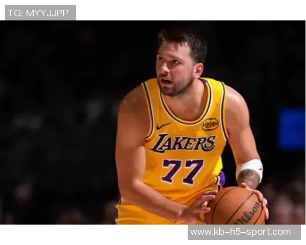 东契奇末节失准全场24投11中贡献27分11板7助攻三分球命中率不佳